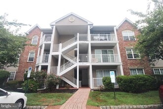 Building Photo - 58 Chambord Ct