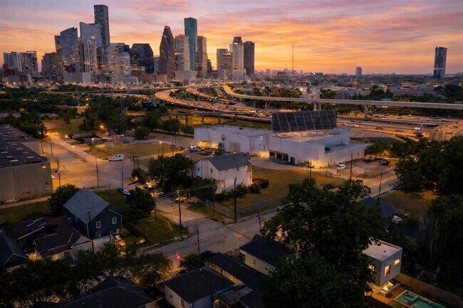 Building Photo - 1819 South St