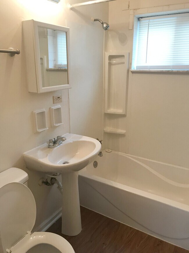 Addison Apartments Indianapolis In Apartments Com