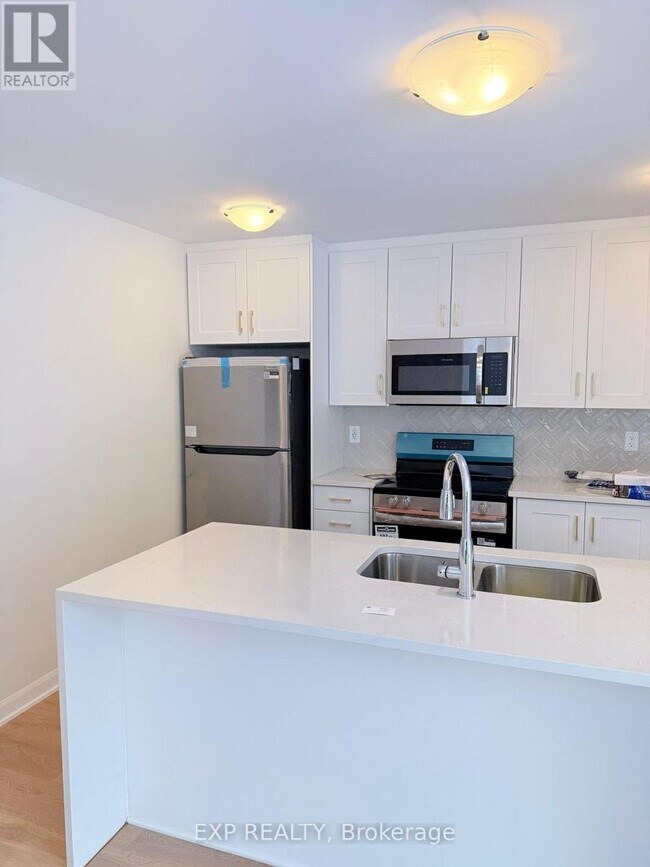 Building Photo - 1233 Creekway Private