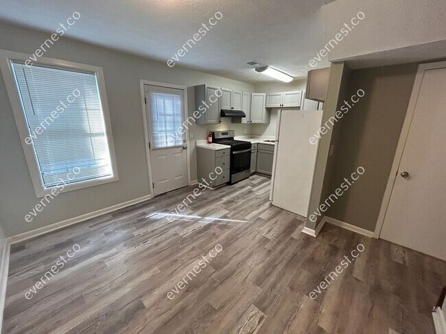 Building Photo - 3231 Highpoint Ct