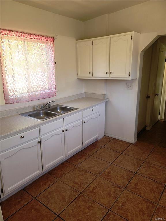 Foto principal - 1387 W 6th St