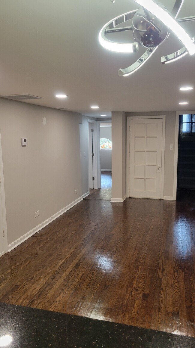 Foto del edificio - 5749 N Talman Ave