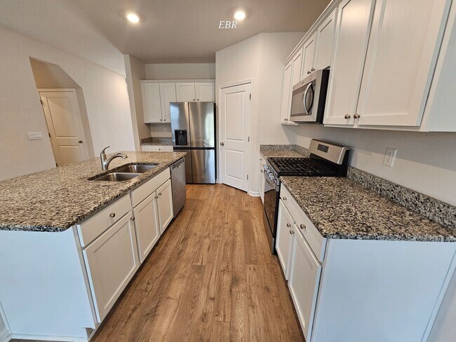 Building Photo - The Vista's @ Sun Colony - 5 Bedroom Home
