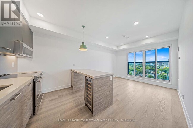 Photo du bâtiment - 484 Spadina Ave.