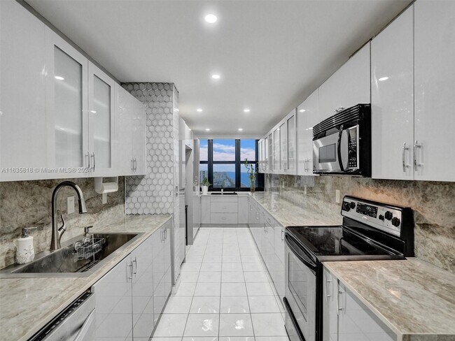 Foto del edificio - 2301 S Ocean Dr