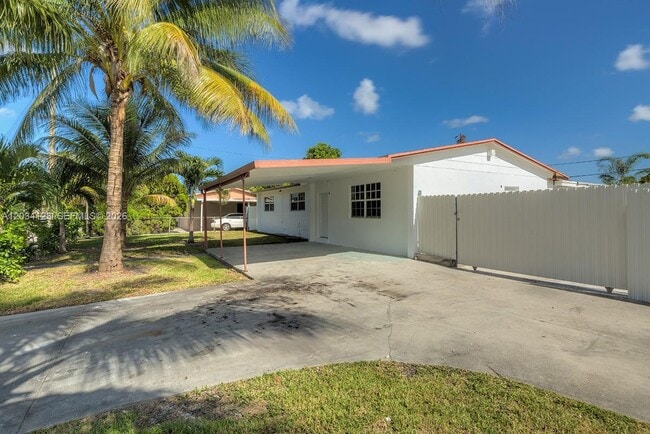 Foto del edificio - 160 NW 199th St