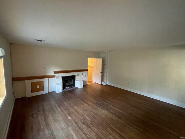 Foto del edificio - 2418 E 4th St