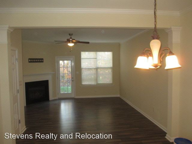 Building Photo - 2 br, 2.5 bath House - 8414 Central Dr