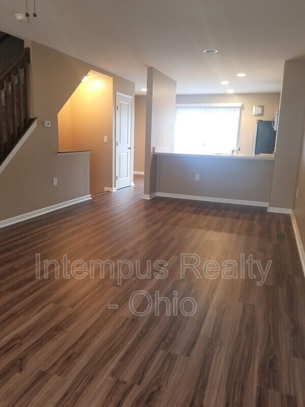 Foto del edificio - 3869 Dowitcher Ln