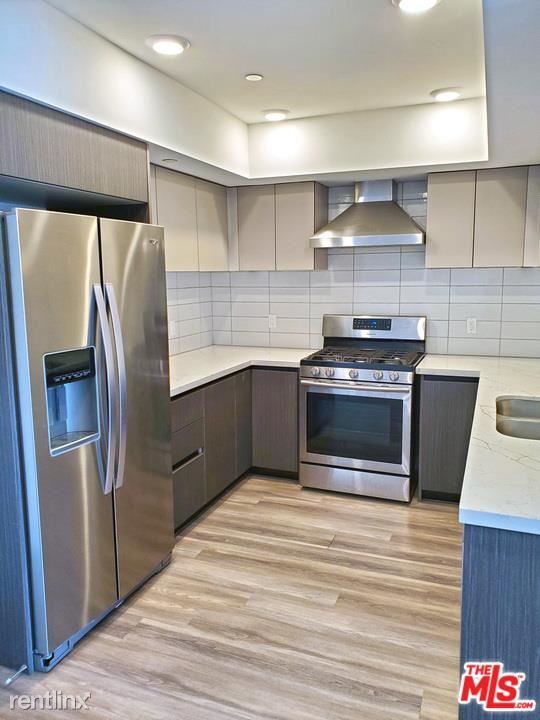 Foto principal - 5030 Rosewood Ave