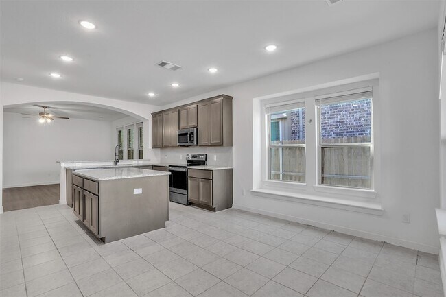 Foto del edificio - 3917 Spencer Ln
