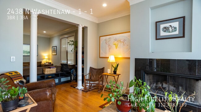 Foto del edificio - 2438 N Washtenaw Ave