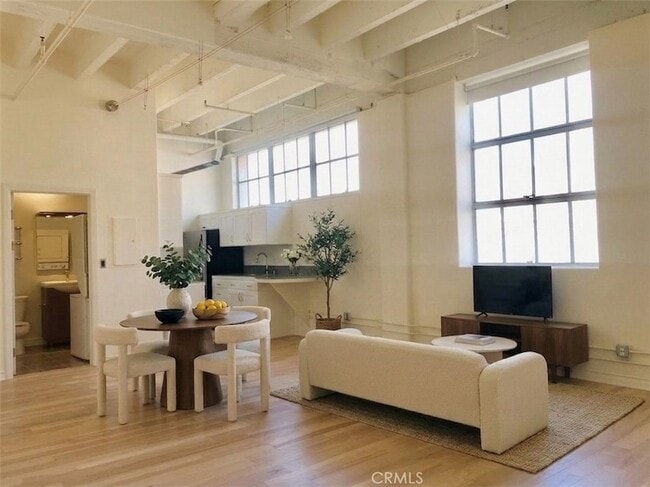 Photo - 312 W 5th Street Unit 926 Apartment