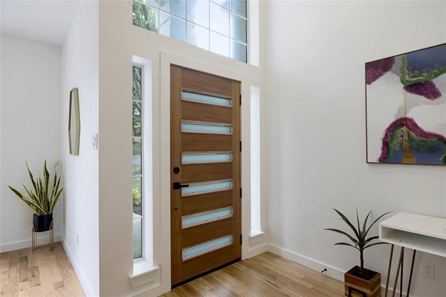 Foto del edificio - 2612 Pin Oak Ln