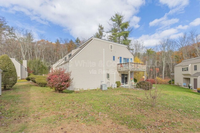 Building Photo - 28 Carriage Dr