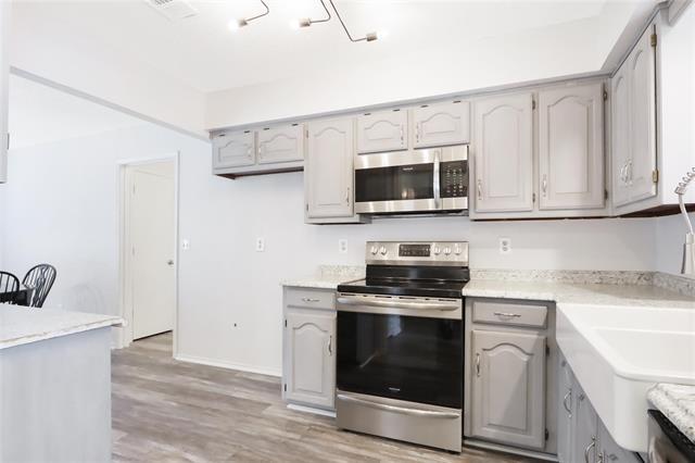 Foto del edificio - 304 E 6th St