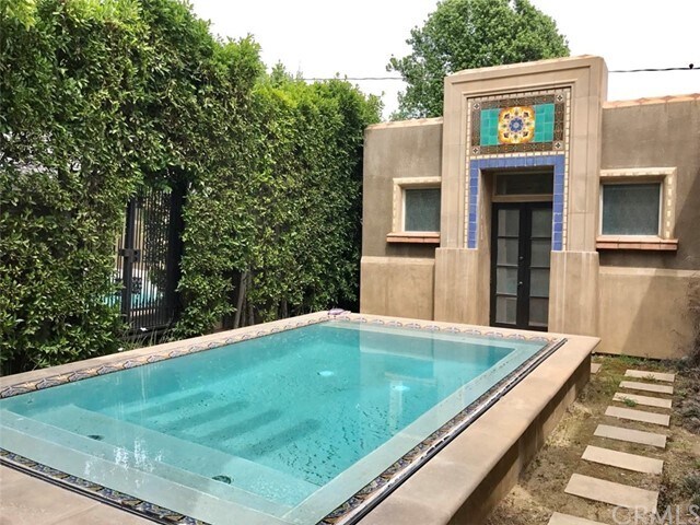 Foto del edificio - 322 S Grand Oaks Ave