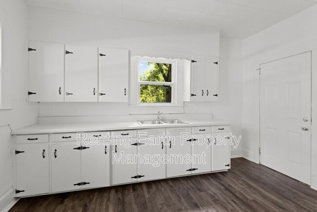 Foto del edificio - 405 Swann Dr