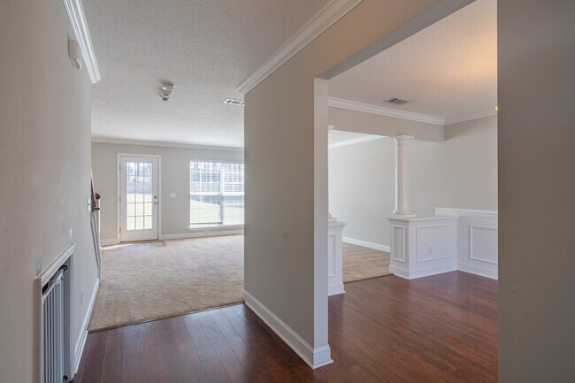 Foto del edificio - 141 Powers Dr