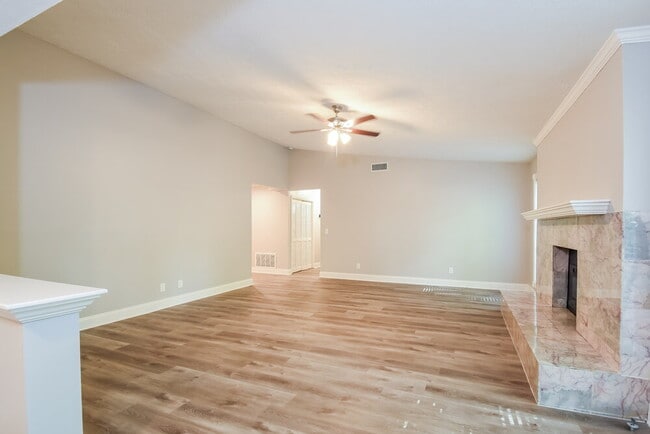 Building Photo - 1183 Ridgeside Dr NW