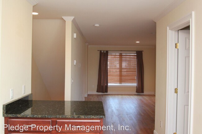 Foto del edificio - 35 Old Fitch Hill Rd