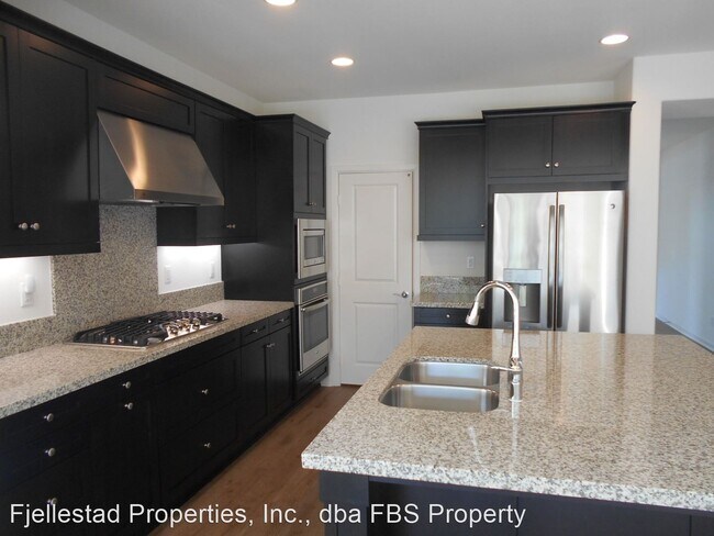 Foto del edificio - 4 br, 3.5 bath House - 13407 Red Oak Way