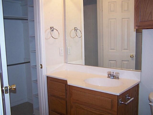  - 1750 Woodland Pl