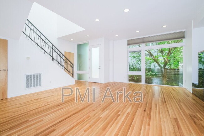 Foto del edificio - 11336 40th Ave NE