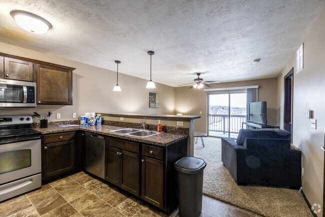 1BR, 1BA - 723SF - Kitchen - The Villas at Canyon Creek