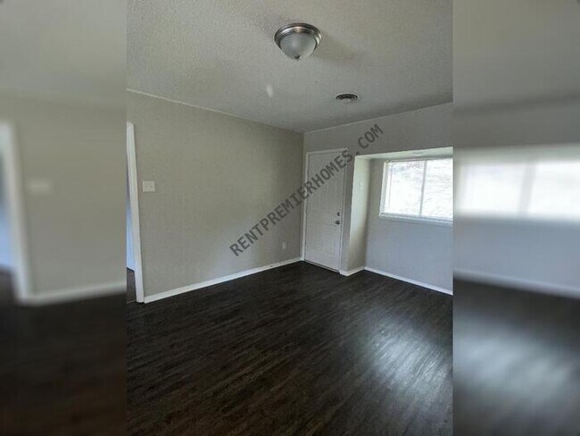 Foto del edificio - 23 Brookview Dr