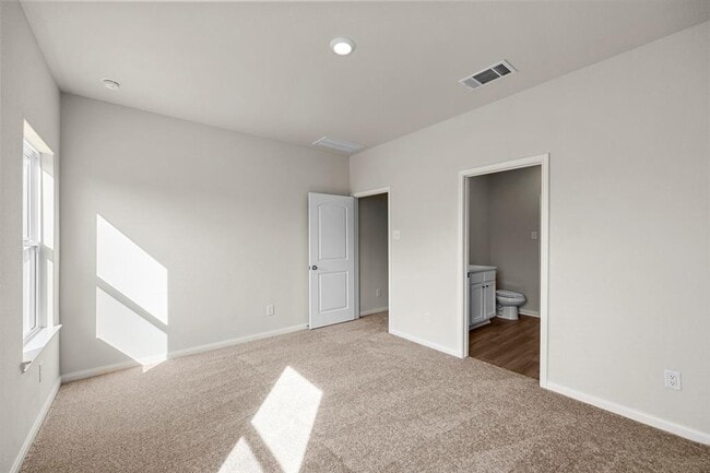 Building Photo - 6422 Elm St