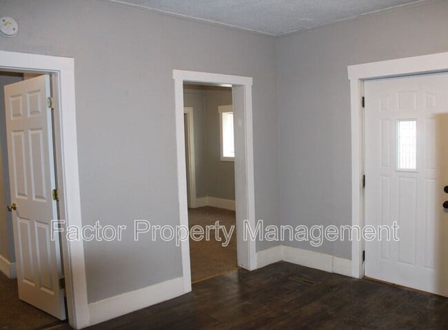 Building Photo - 510 N 4th St