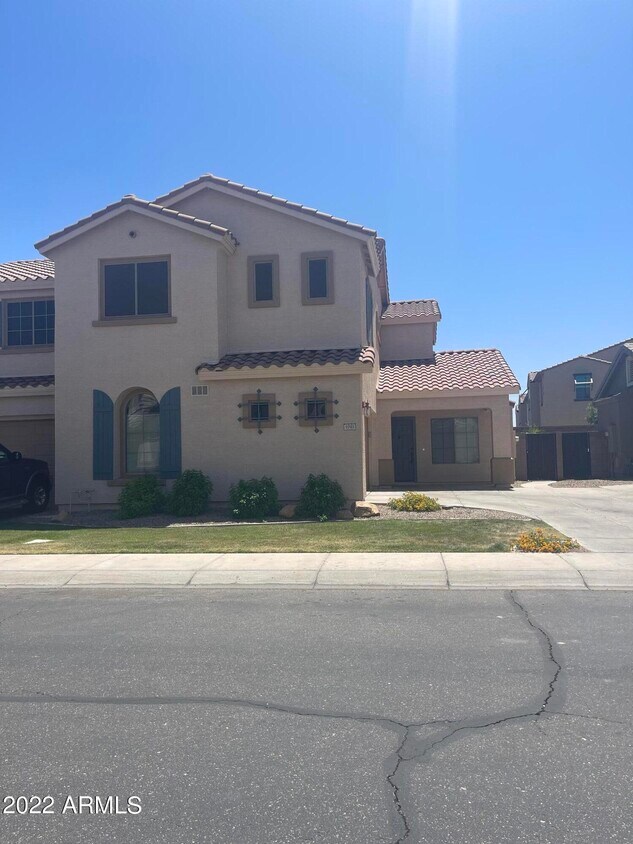 1041 E Redwood Dr, Chandler, AZ 85286 Townhouse for Rent in Chandler