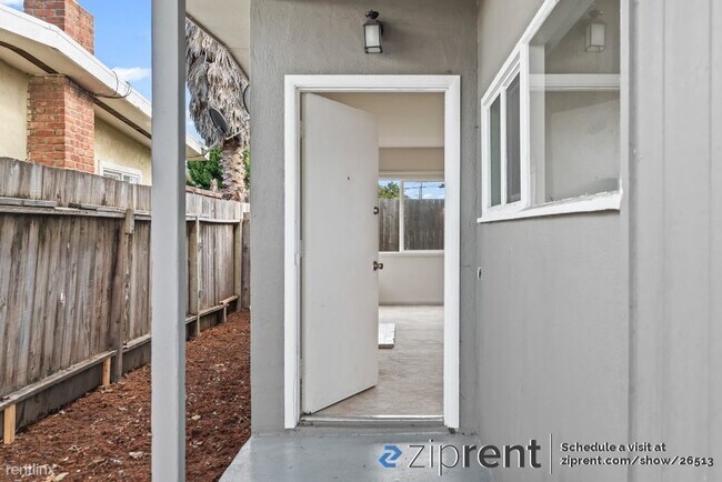 Building Photo - 3 br, 1 bath House - 2802 Georgetown Stree...