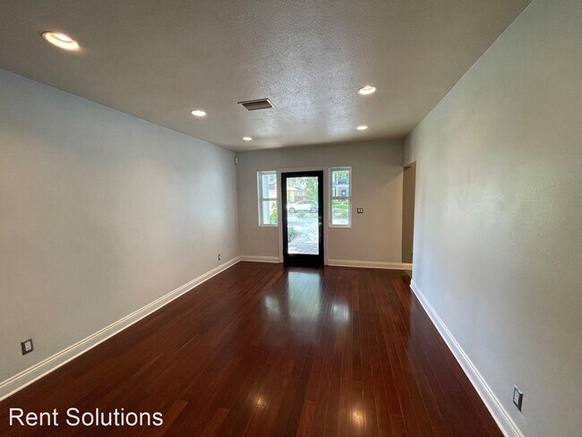 Building Photo - 3 br, 2 bath House - 3903 W Corona St