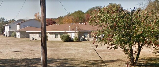 Building Photo - 5200 Highland Rd