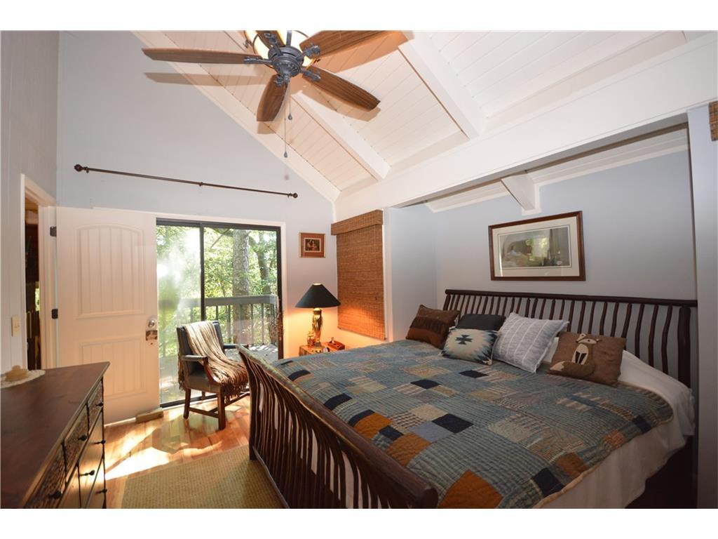 Master bedroom - 16 Lake Watch Vlg