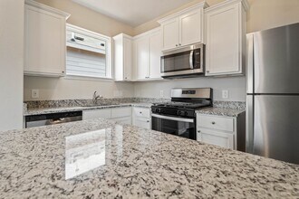 Building Photo - 345 Fastboy Ln