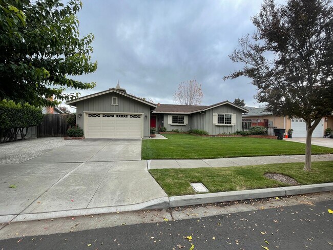 Building Photo - Great Shape Pleasanton Single Family Home ...