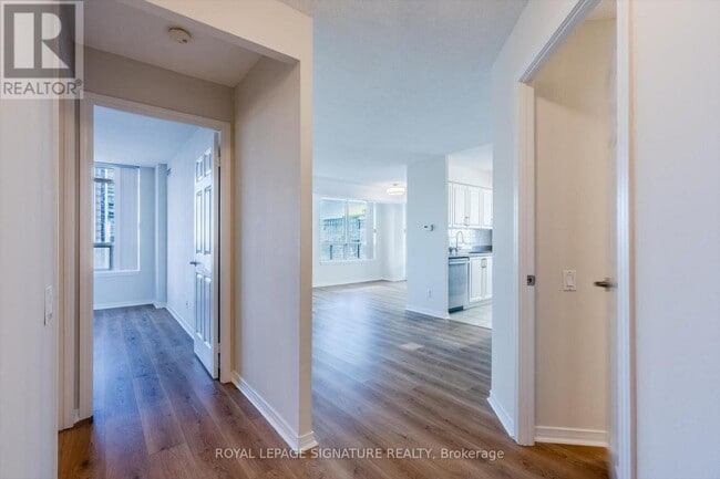 Building Photo - 8 Hillcrest Ave