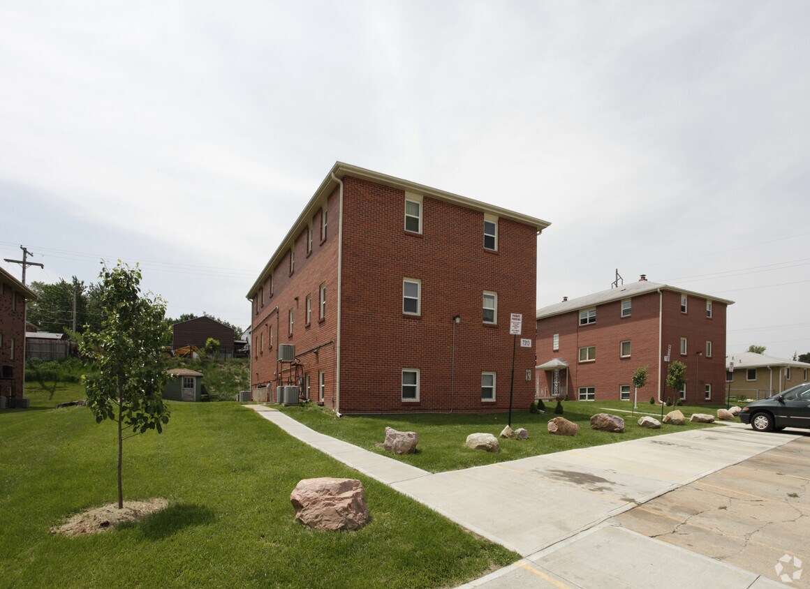 7313 Decatur St, Omaha, NE 68114 Apartments in Omaha, NE