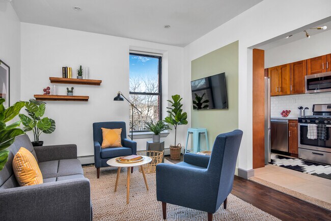 Foto del edificio - 373 Tompkins Ave