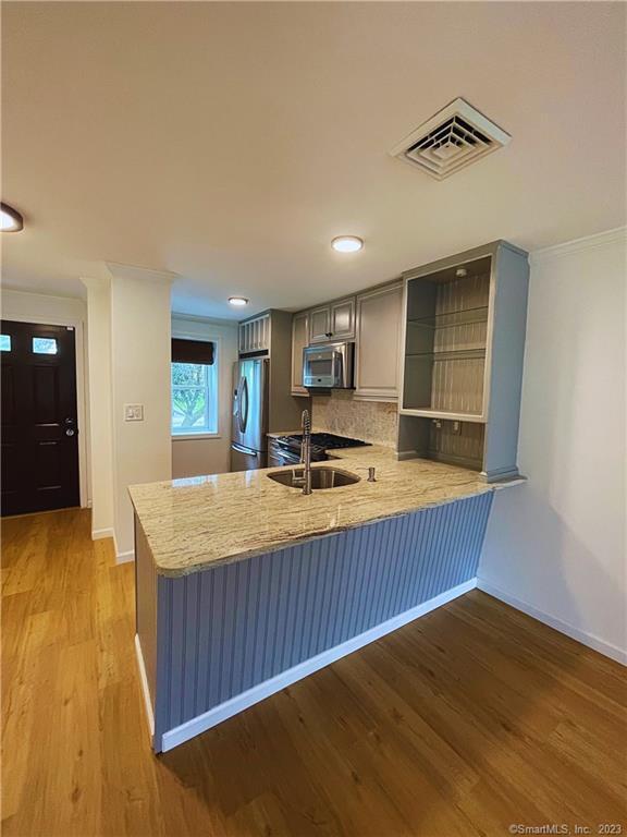 Building Photo - 10 Evergreen Pl