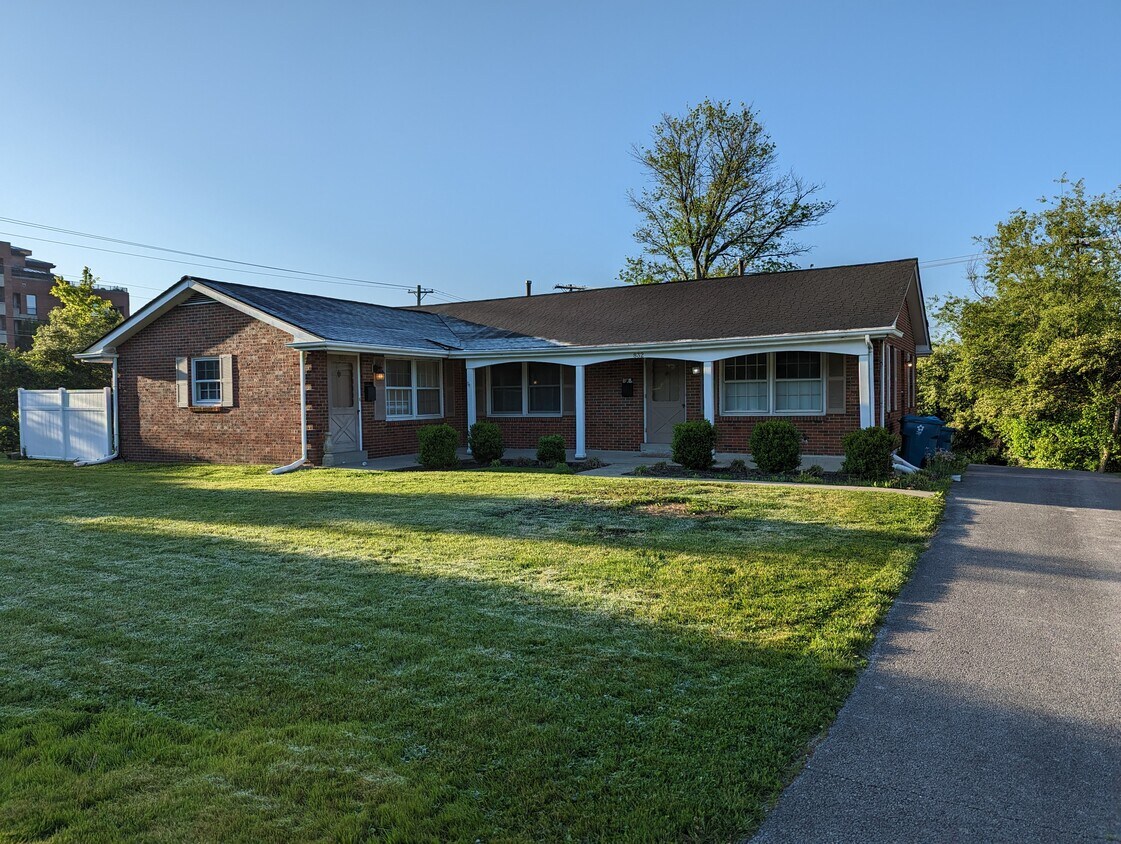 Primary Photo - 834 Raven Rd