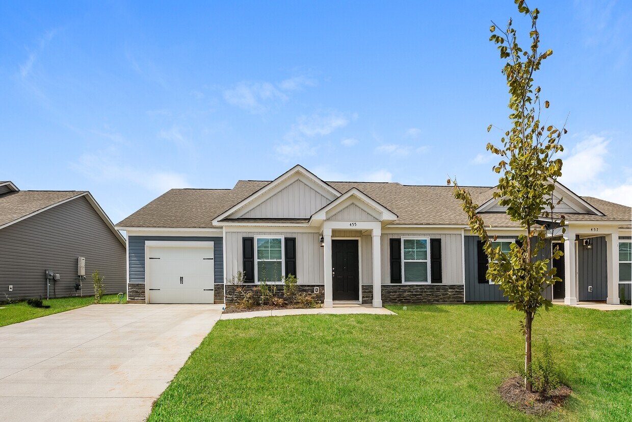 Foto principal - 455 Conifer St