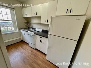 Building Photo - 2040 W Saunders Ave