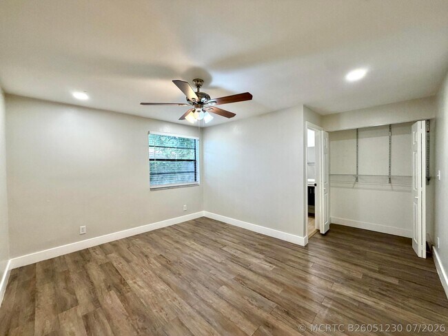 Foto del edificio - 661 NW 23rd Terrace
