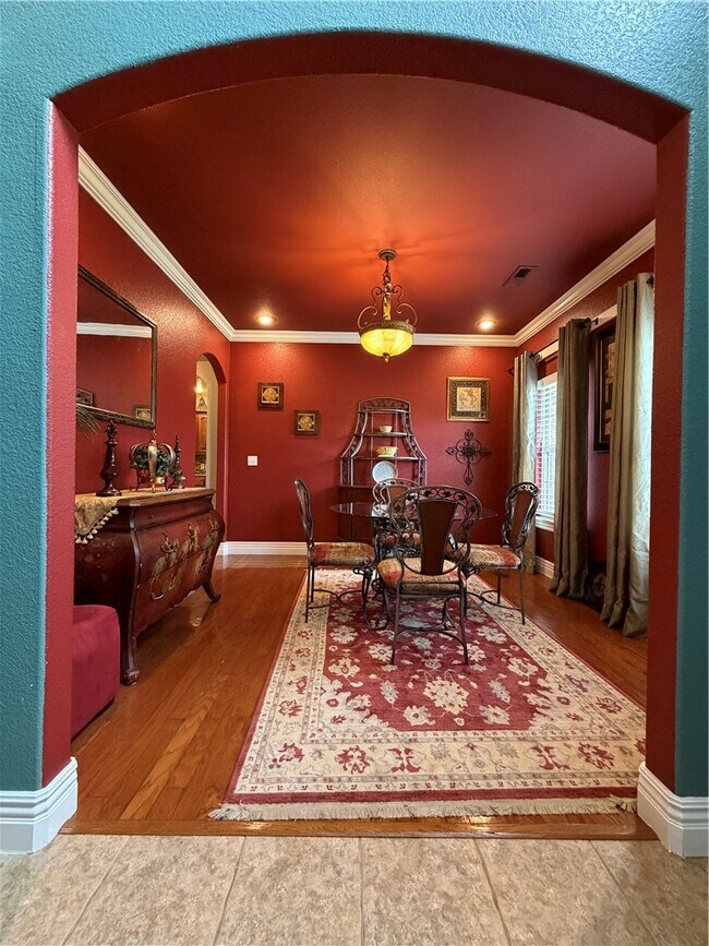 Foto del edificio - 2234 Tall Tree Ln