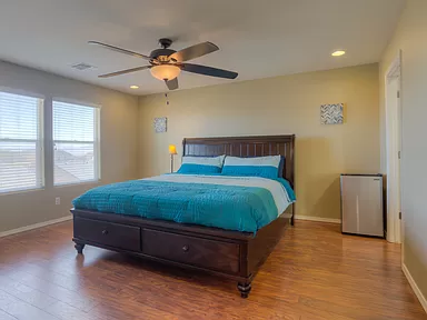 Foto del edificio - 2924 McKinnon Way SW